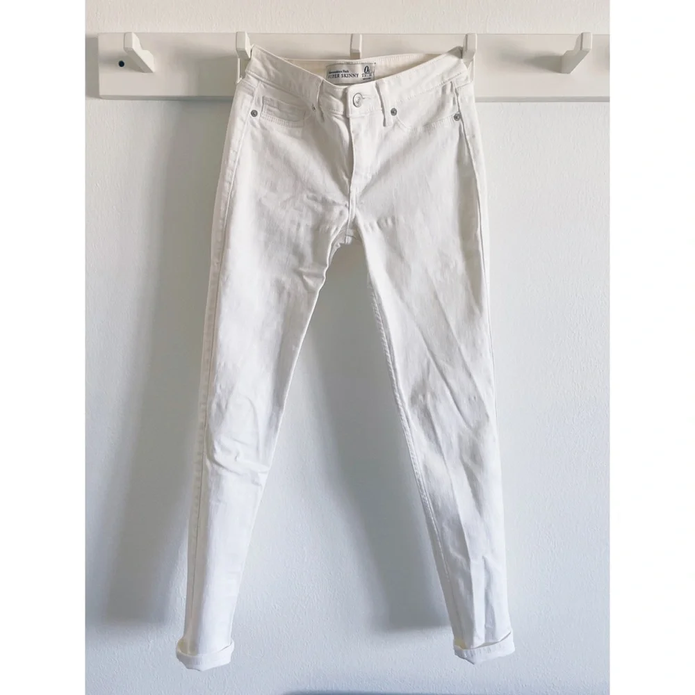 Abercrombie white denim - Picture 6 of 7